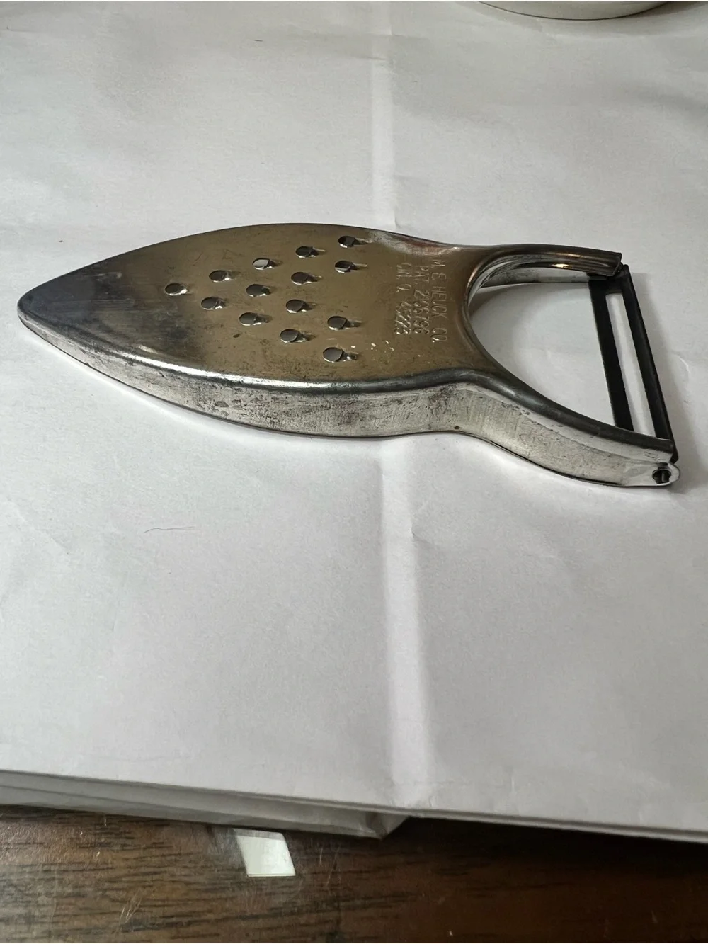 M. E. Heuck Co. vintage heuck